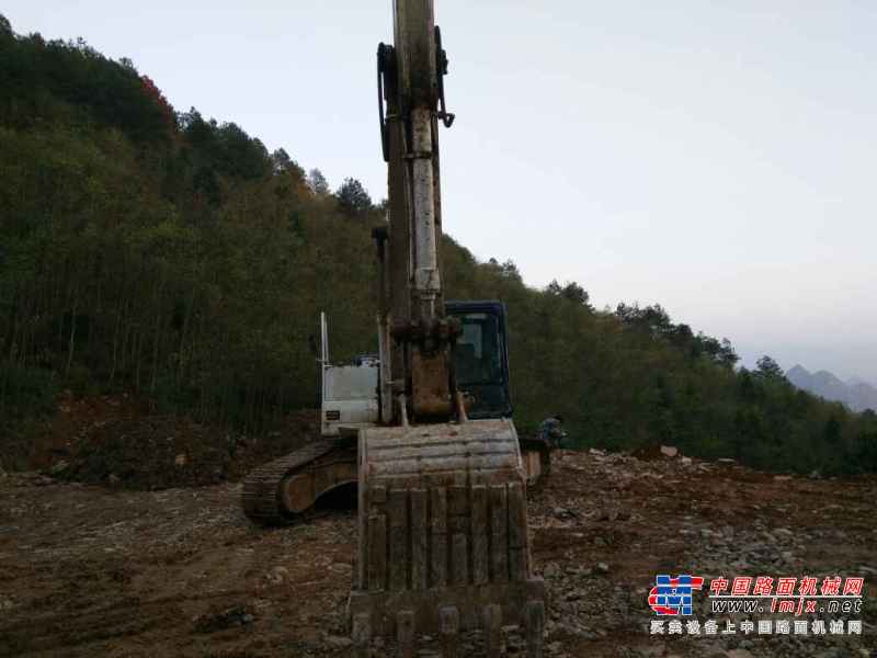 贵州出售转让二手6350小时2010年中联重科ZE230挖掘机