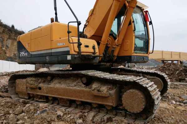 贵州出售转让二手6800小时2011年现代R215挖掘机