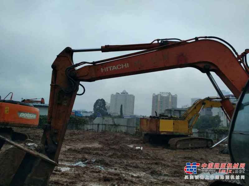江西出售转让二手10000小时2007年日立EX75US挖掘机