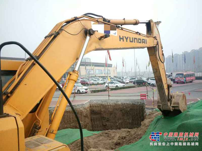 山西出售转让二手8000小时2007年现代R225LC挖掘机