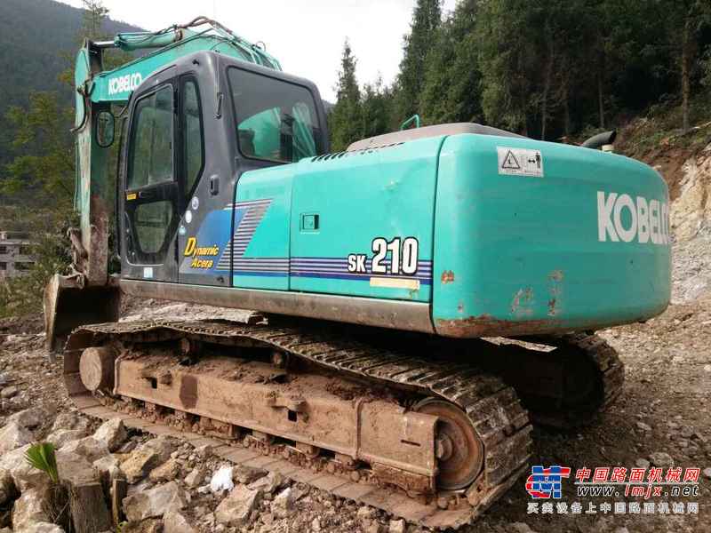 贵州出售转让二手8200小时2011年神钢SK210LC挖掘机