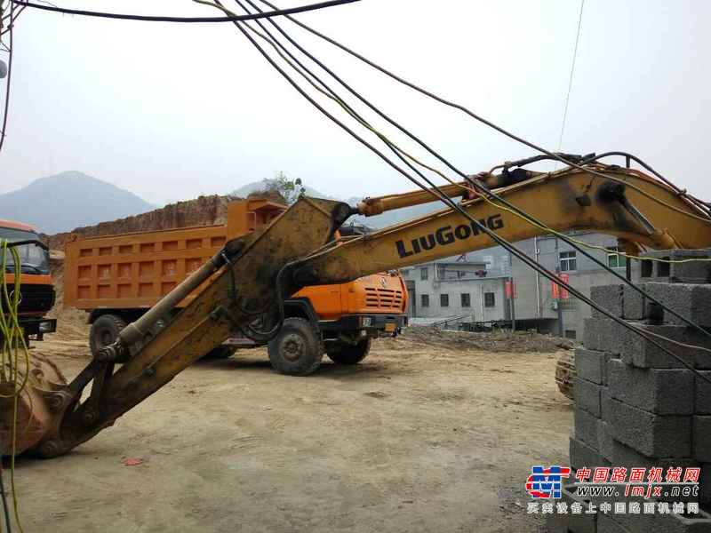 陕西出售转让二手4500小时2010年柳工920D挖掘机