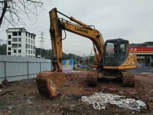 江西出售转让二手8956小时2010年柳工CLG915D挖掘机