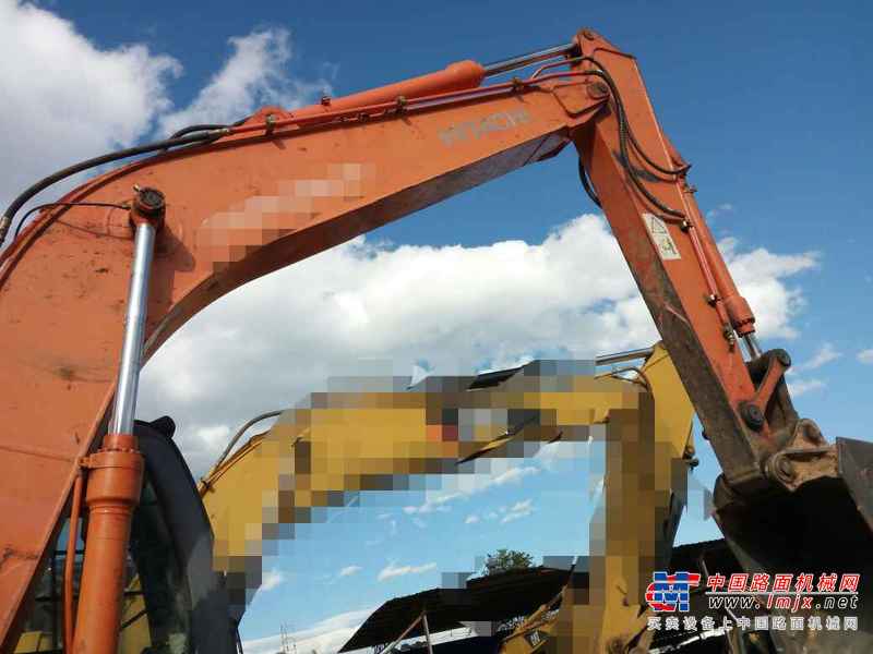 云南出售转让二手11000小时2009年日立EX120挖掘机