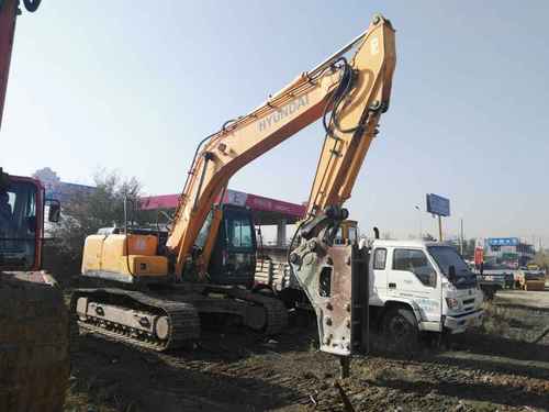 山西出售转让二手4000小时2010年现代R225LC挖掘机