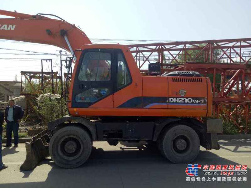 山西出售转让二手9000小时2008年斗山轮挖DX210W挖掘机