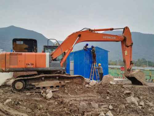 陕西出售转让二手7000小时2010年日立ZX240挖掘机