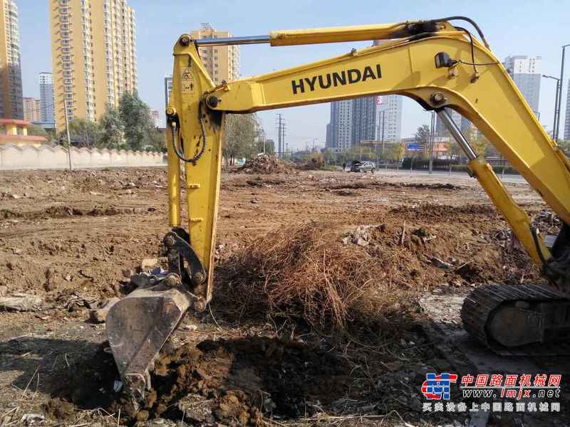 山西出售转让二手3987小时2011年现代R60挖掘机
