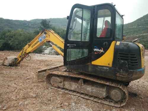 云南出售转让二手4300小时2013年现代R60挖掘机