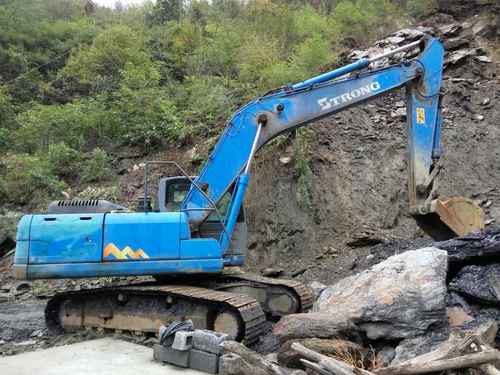 陕西出售转让二手3000小时2014年山重建机GC208挖掘机