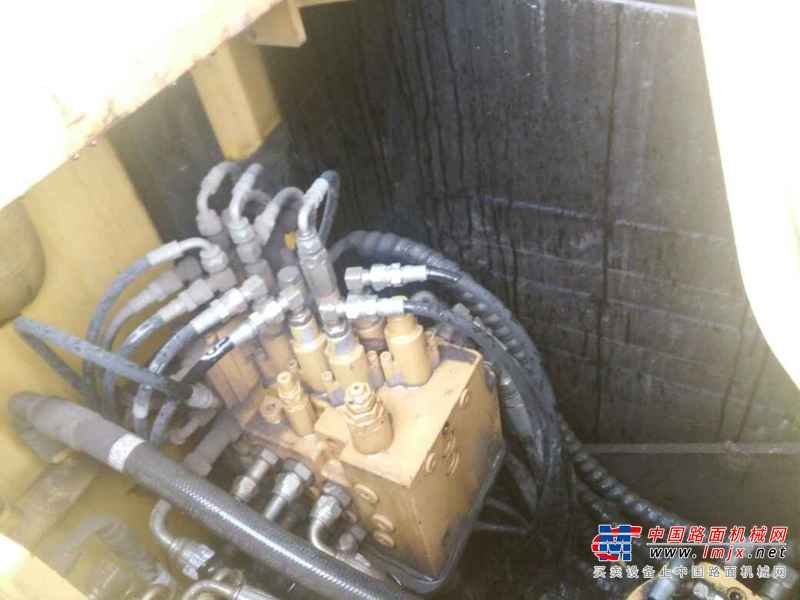 陕西出售转让二手3000小时2013年现代R60挖掘机
