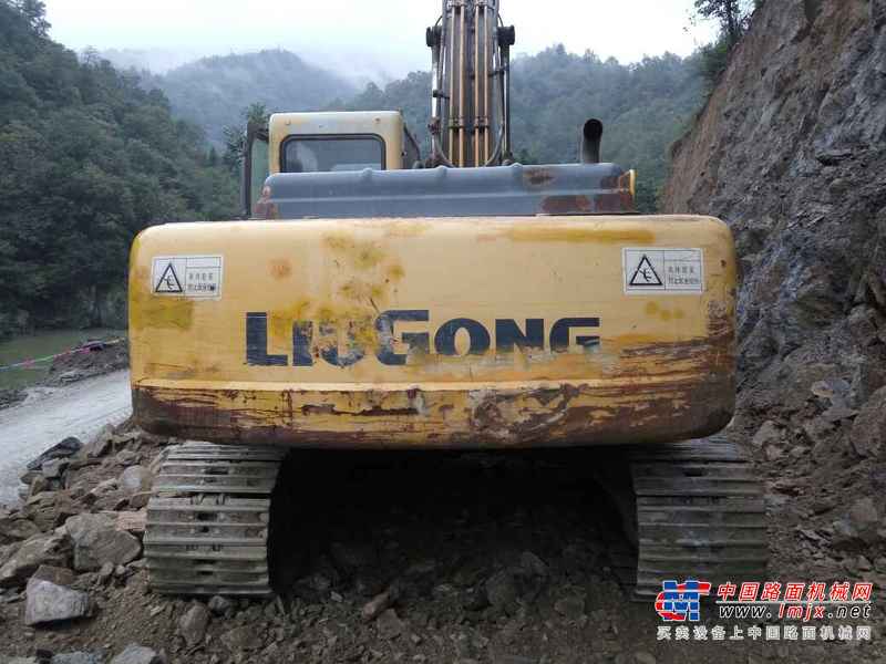 陕西出售转让二手8632小时2010年柳工225C挖掘机