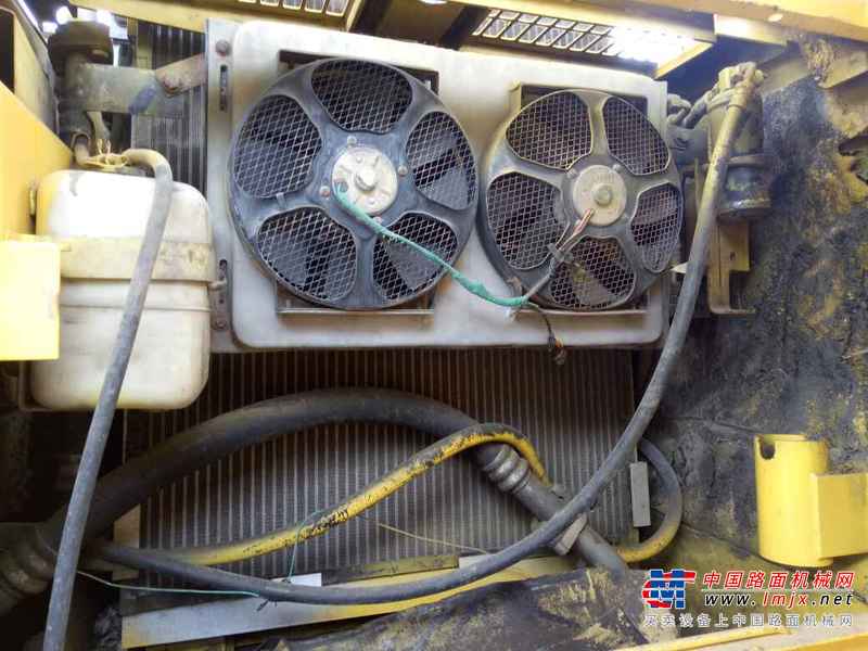 云南出售转让二手8913小时2005年小松PC200挖掘机