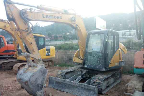 云南出售转让二手9000小时2009年柳工CLG908C挖掘机