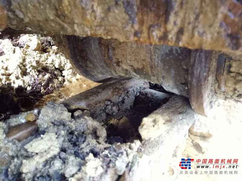 云南出售转让二手5878小时2010年小松PC200挖掘机