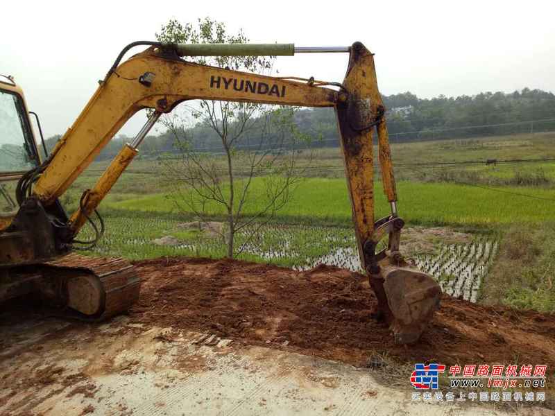 江西出售转让二手6500小时2009年现代R55挖掘机