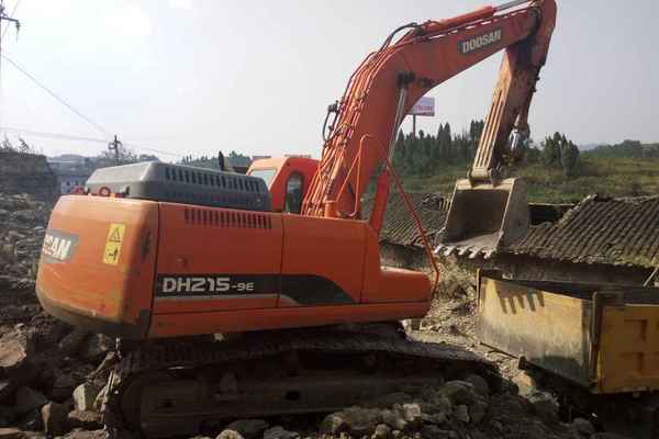 贵州出售转让二手5685小时2011年斗山DH215挖掘机