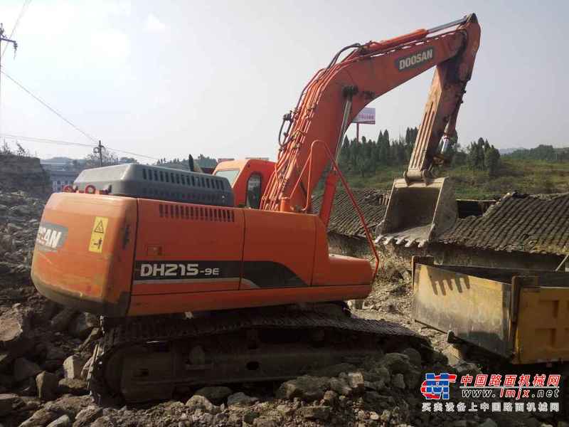 贵州出售转让二手5685小时2011年斗山DH215挖掘机