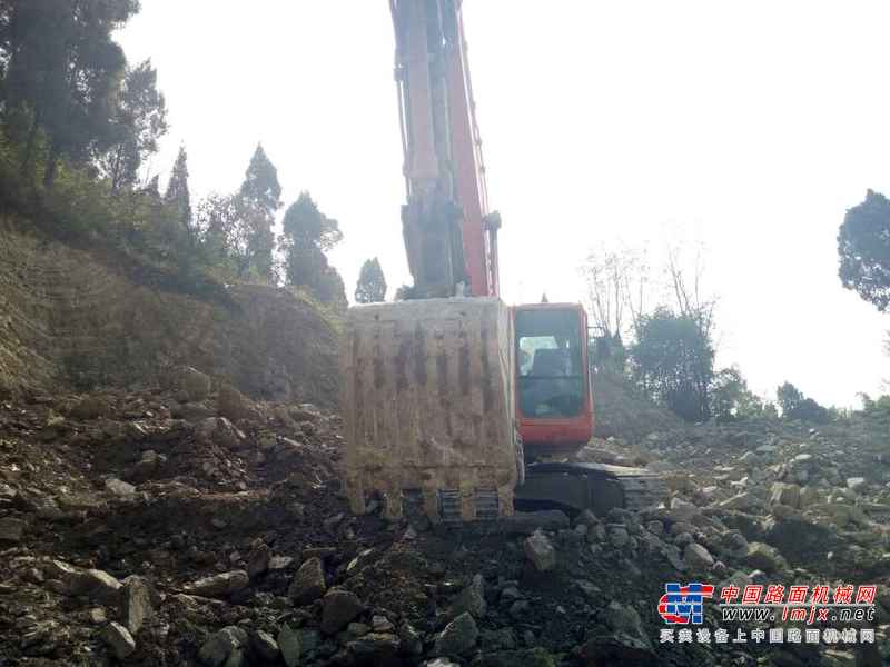 贵州出售转让二手5685小时2011年斗山DH215挖掘机