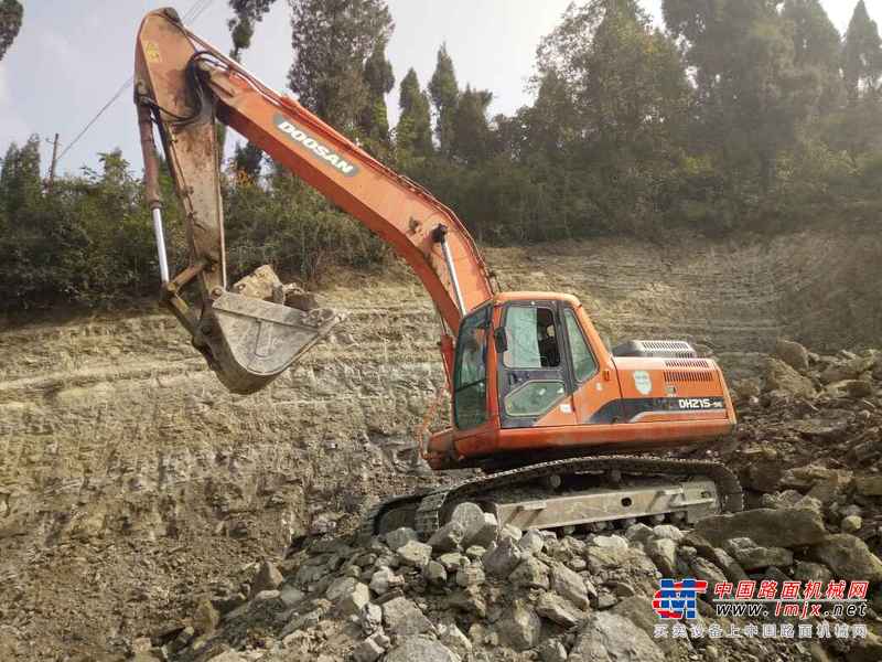 贵州出售转让二手5685小时2011年斗山DH215挖掘机