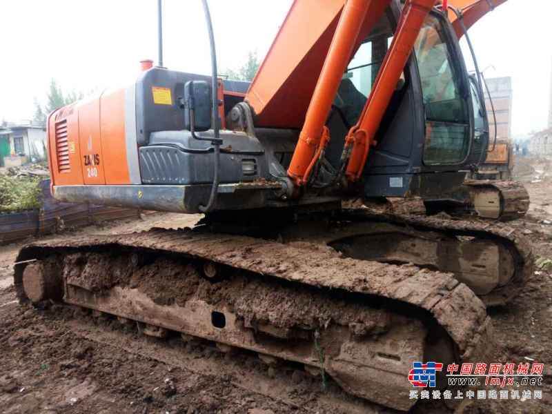 陕西出售转让二手4500小时2010年日立ZX240挖掘机