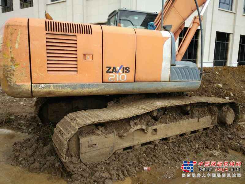 云南出售转让二手9800小时2008年日立ZX200挖掘机
