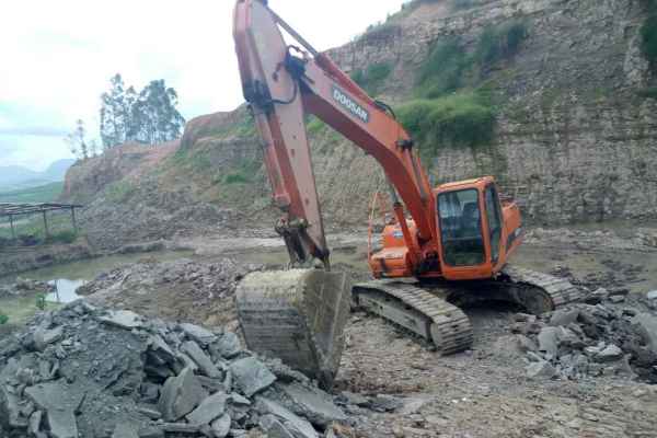 云南出售转让二手7899小时2010年斗山DH220LC挖掘机