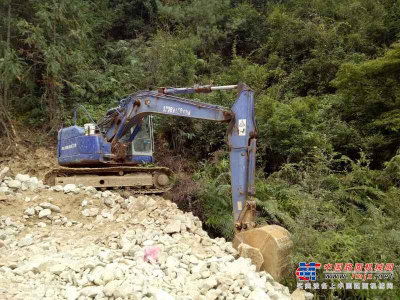 江西出售转让二手16000小时2005年小松PC138US挖掘机