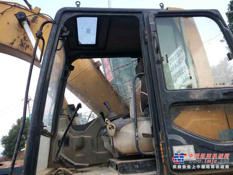 江西出售转让二手7600小时2010年龙工LG6225挖掘机