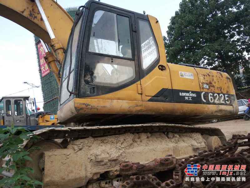 江西出售转让二手7600小时2010年龙工LG6225挖掘机