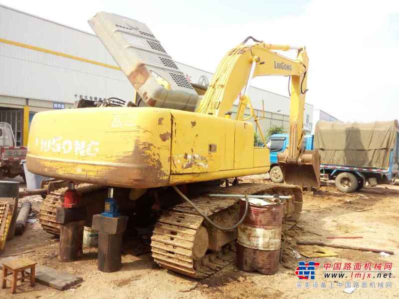云南出售转让二手8000小时2012年柳工CLG225C挖掘机