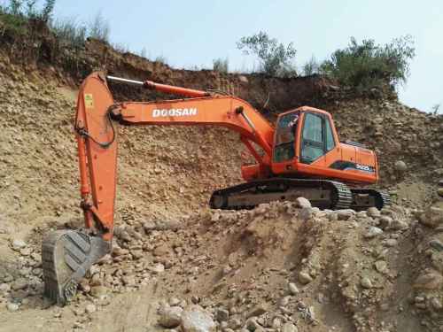 陕西出售转让二手7000小时2009年斗山DH225LC挖掘机