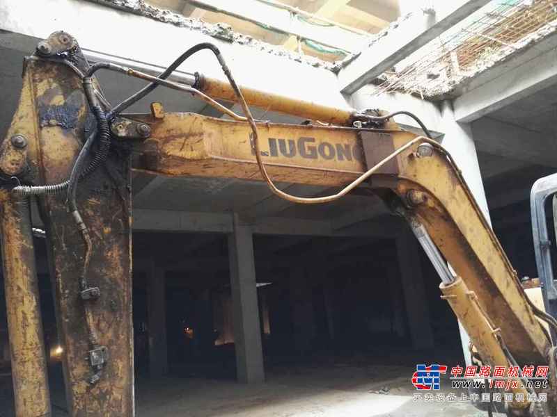 陕西出售转让二手10000小时2009年柳工CLG906C挖掘机
