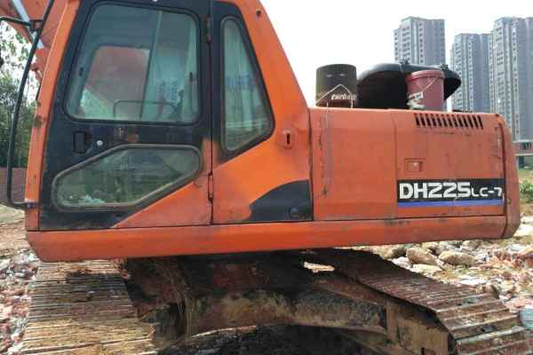 江西出售转让二手8689小时2009年斗山DH220挖掘机