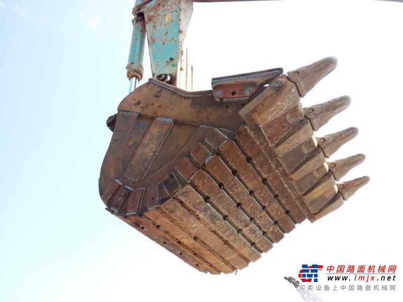 云南出售转让二手4000小时2014年神钢SK350LC挖掘机