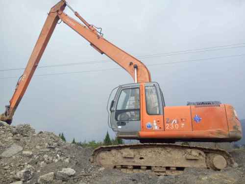 云南出售转让二手11643小时2010年日立ZX200挖掘机