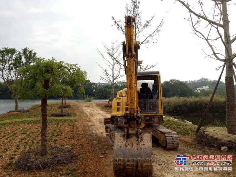 江西出售转让二手13000小时2010年现代R60挖掘机