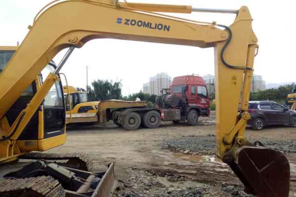 云南出售转让二手1890小时2010年中联重科ZE80E挖掘机