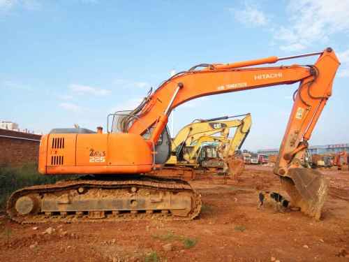 云南出售转让二手6000小时2002年日立EX225USR挖掘机