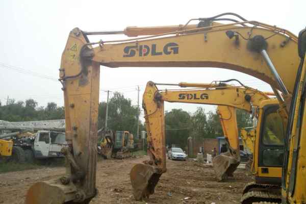陕西出售转让二手3000小时2011年临工LG6135挖掘机