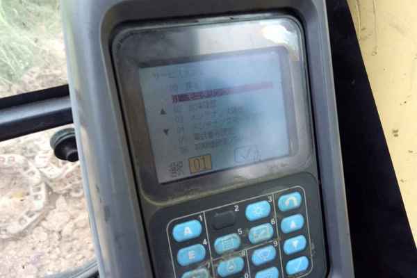 江西出售转让二手8000小时2013年小松PC200挖掘机