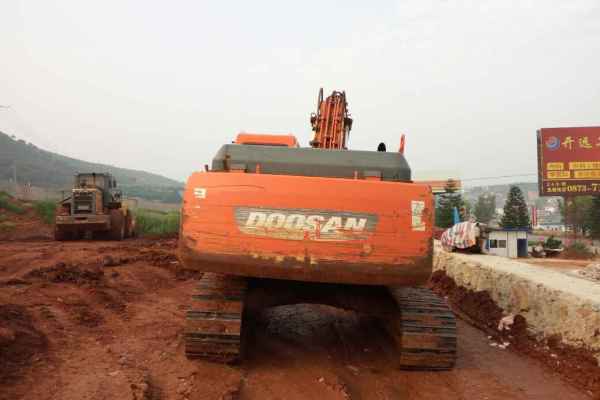 云南出售转让二手7000小时2011年斗山DH225LC挖掘机