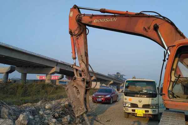 江西出售转让二手12452小时2008年斗山DH220LC挖掘机