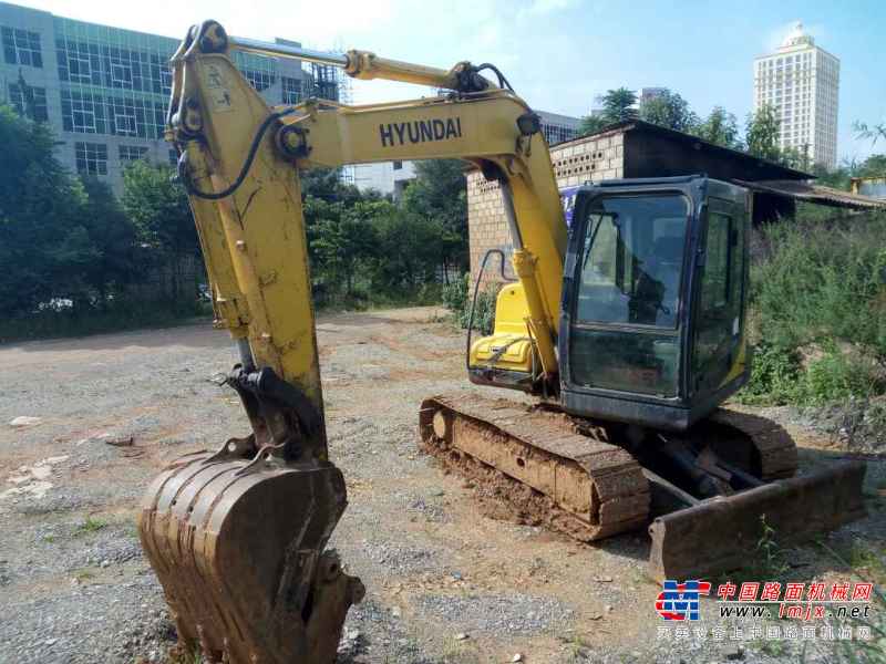 云南出售转让二手6854小时2013年现代R80挖掘机