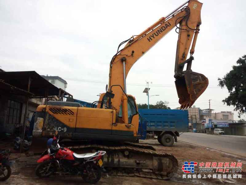 云南出售转让二手9000小时2010年现代R225LC挖掘机