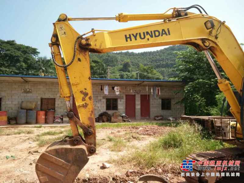 云南出售转让二手6500小时2010年现代R80挖掘机