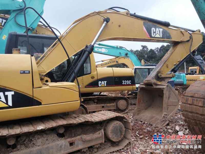 云南出售转让二手7000小时2011年卡特彼勒320D挖掘机