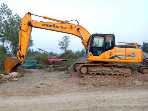 山西出售转让二手2900小时2012年龙工LG6215挖掘机