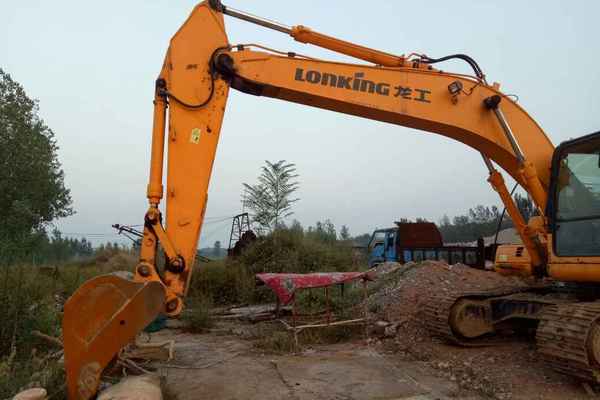 山西出售转让二手2900小时2012年龙工LG6215挖掘机