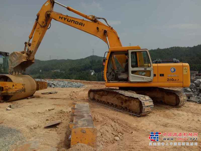 江西出售转让二手19000小时2008年现代R225LC挖掘机